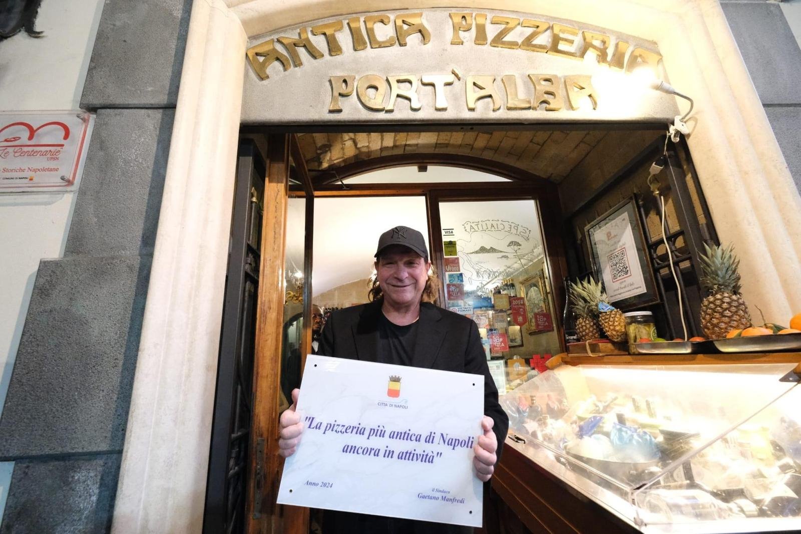 Positano Notizie Port Alba è la pizzeria più antica di Napoli ancora