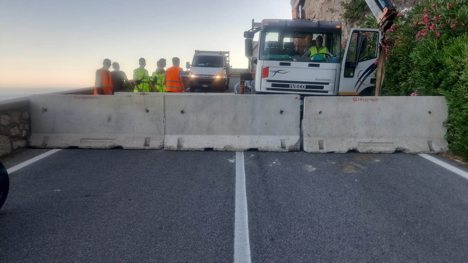 Positano Notizie Positano Chiusa Al Traffico La SS 163 Amalfitana A