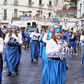 A Vietri sul Mare il gruppo folk "U guagliunciello" di Amalfi anima il centro cittadino 