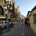 Ad Amalfi installata passerella coperta per giungere al porto turistico, stamani riunione al Genio Civile di Salerno /FOTO