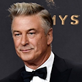 Alec Baldwin spara accidentalmente sul set: morta la direttrice di fotografia, ferito il regista