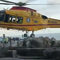 Amalfi, 60enne accusa improvviso malore al lavoro. Elisoccorso atterra in spiaggia /foto /video