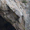 Amalfi: fenditure sulla grotta del "Cieco" destano preoccupazione, si notano massi in "bilico" /FOTO