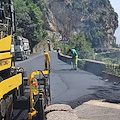 Asfalto nuovo tra Maiori, Tramonti e Ravello. Strianese: «La Provincia mette in sicurezza tutta la Divina Costiera» 