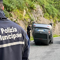 Auto si ribalta nei pressi del cimitero di Maiori, nessun ferito / FOTO 