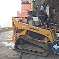 Bobcat guasto a Fornillo, attenzione alla viabilità interna /Foto