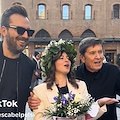 Bologna, laurea indimenticabile per Francesca: per la foto arrivano Cremonini e Morandi