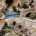 Bus incastrati in Costa d'Amalfi: il "Miniatur Wunderland" di Amburgo omaggia la Divina 