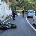 Cetara, incidente al semaforo al confine con Vietri. Centauro in ospedale /FOTO