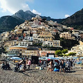 Ciak a Positano per una troupe cinematografica indiana, le riprese sulla Spiaggia Grande [FOTO]