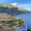 Da Luciano alla Garitta festeggia il suo 15° anniversario e lancia il nuovo panino "#PositanoNotizie" /Foto