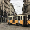 Dramma sfiorato a Milano, 25enne ha un infarto su un tram: infermiere gli salva la vita