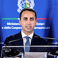 Elezioni, Di Maio contro Calenda: «Diffonde fake news su di me, dovrebbe vergognarsi»