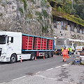 Frana ad Amalfi, al via aggancio condotta metano: per sopperire a sospensione è giunto un carro bombolaio /VIDEO