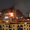 Grave incendio alla Vela Rossa di Scampia, residenti in fuga 