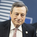 Guerra in Ucraina, Draghi telefona a Zelensky: «Italia tra gli Stati garanti di Kiev»