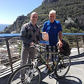 Il giramondo in bici Janus River incontra il Sindaco Michele De Lucia