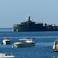 In Costiera Amalfitana c'è "Pink Shadow", yacht di lusso progettato per lunghe crociere nei mari di tutto il mondo