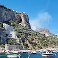 Incendio a Vettica di Amalfi, colonna di fumo si innalza dalla strada "Monterosso"