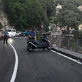 Incidente tra scooter ad Amalfi, tre feriti in ospedale / FOTO 