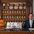 L'altra Positano: Mauro Contino, assistant concierge presso Le Sirenuse, candidato per il premio Les Clef d'Or a Cannes