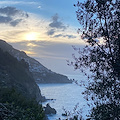 La Chiesa ricorda San Tommaso Beckett. Meteo: sereno poco nuvoloso. Good Morning Positano Notizie 