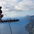 La Croce di Nocelle torna ad illuminare Positano in segno di speranza