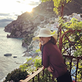 La giornalista sportiva canadese Kate Beirness si rilassa a Positano