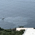 Macchia di liquido nelle acque al largo di Positano / FOTO 