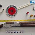 Maltratta e picchia la compagna, in casa trovate armi e munizioni: un arresto a Cava de' Tirreni 