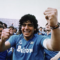 Maradona, ritrovato il Pallone d'oro vinto per i Mondiali 1986: andrà all'asta