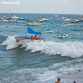 Mare agitato a Positano, disagi per l'attracco delle barche e danni al pontile