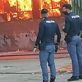 Napoli, agenti della Polizia Locale mettono in salvo due anziani prima dello scoppio di bombola di gas