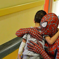 Napoli: al Campania Libri Festival Mattia Villardita, lo Spiderman che visita i bambini in ospedale 