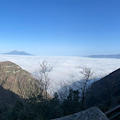 Nebbia da avvezione dietro il Valico di Chiunzi, uno spettacolo suggestivo /FOTO