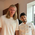 Niente Europeo per Erling Haaland: l'attaccante del Manchester City si rilassa a Nerano 