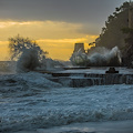 Onde al tramonto, l'obiettivo di Fabio Fusco incanta il web /foto