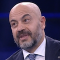 Paragone raccoglie le firme a Torino per Italexit: "Hanno paura dei partiti antisistema"