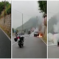 Paura a Sant'Agnello, un fiorino ha improvvisamente fuoco sulla strada per i Colli di Fontanelle