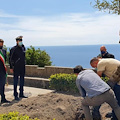 Positano, piantati ulivi in ricordo delle vittime del Covid-19. Si attendono esiti di 30 tamponi