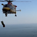 Positano, scivola sul sentiero e cade in un dirupo: turista in gravi condizioni FOTO/ VIDEO 