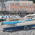 Positano, scontro tra imbarcazioni: piccolo natante in legno speronato da uno scafo 