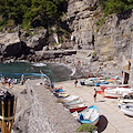 Praiano, spiaggia Gavitella interdetta per crolli. Comune affida incarico legale per revoca concessioni 