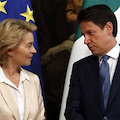 Premier Conte ringrazia Von der Leyen e rilancia i Coronabond: «In guerra si usano tutte le armi possibili»