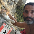 Quando scoppia un incendio ci sono sempre vittime. La storia del Gatto sul Sentiero degli Dei /Foto /Video