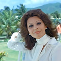 Sophia Loren compie 90 anni: Sorrento porge gli auguri all'iconica attrice e cittadina onoraria 