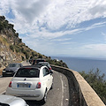 Sospese le vie del mare in Costiera Amalfitana. Traffico in tilt, auto e bus turistici in coda da Praiano a Tordigliano / FotoGallery VIDEO