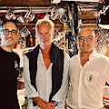 Sting turista a Ischia, la rock star si rilassa fra i vicoletti del borgo di Sant'Angelo