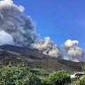 Stromboli, il vulcano torna a eruttare. La Protezione civile: «Non uscite di casa»