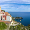 Un minuzioso restauro riporta all'aspetto originario la facciata della chiesa di Conca dei Marini